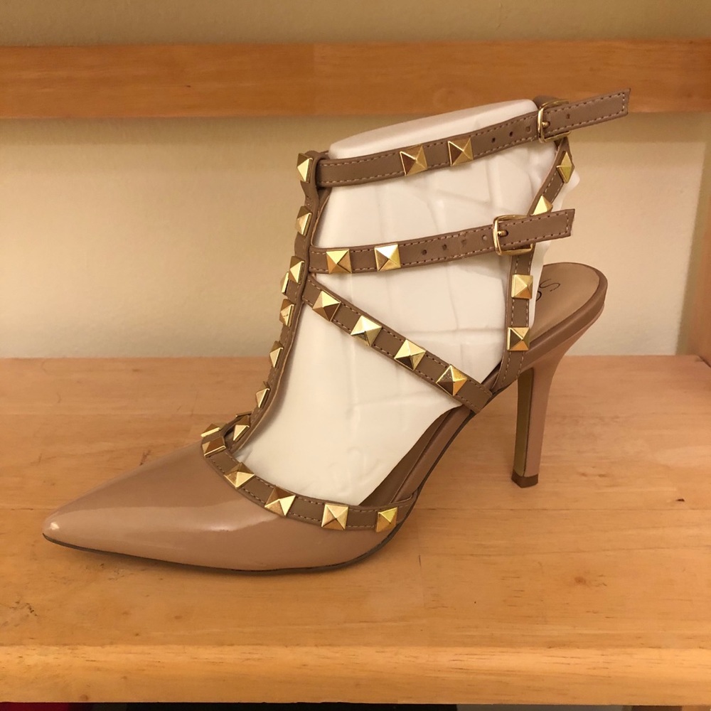 Like new Sole Society nude studded heel 7 1/2